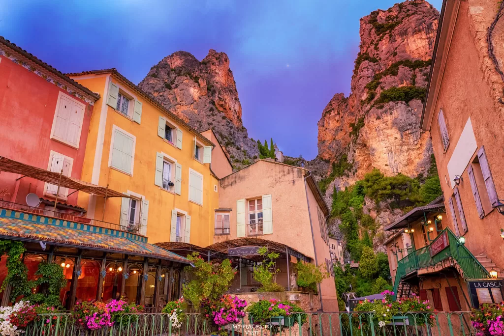 Мустие сен Мари е едно от най-красивите села на Прованс