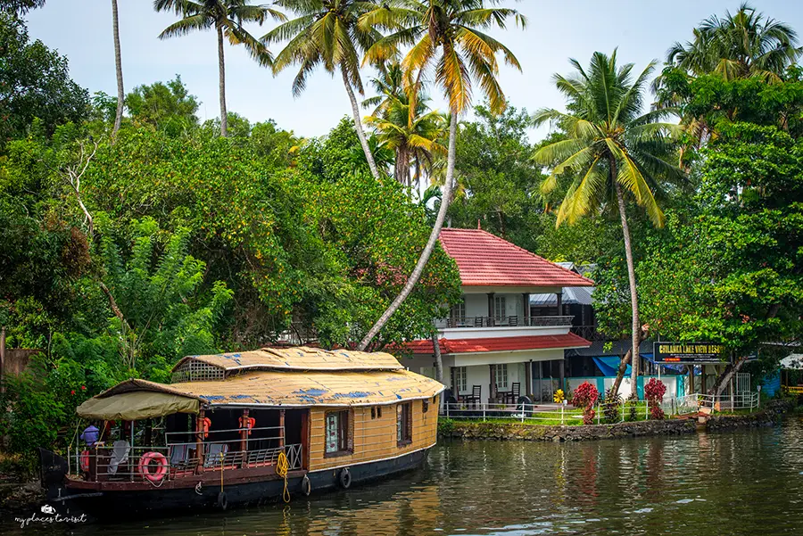 Плаваща къща, Каналите на Керала, Южна Индия